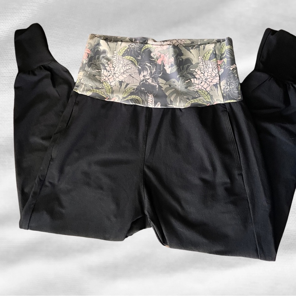 Super comfy fast drying yoga joggers -made in USA -Reel Skipper BUNDLE 2/$20